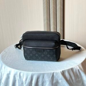 Louis Vuitton Messenger Bag