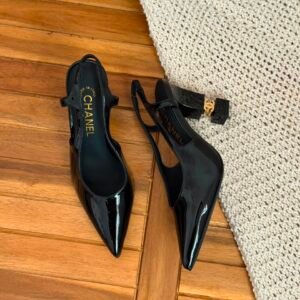 CHANEL heels