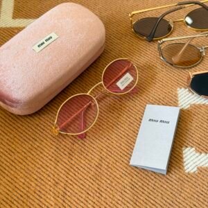MIU MIU Sunglasses