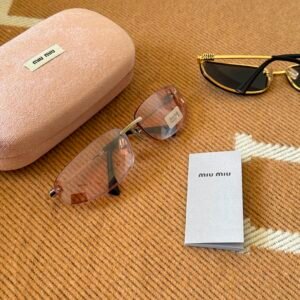 MIU MIU Sunglasses