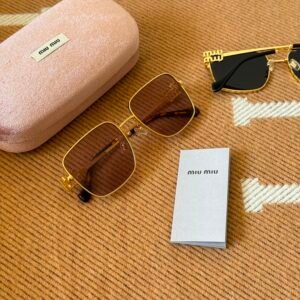 MIU MIU Sunglasses