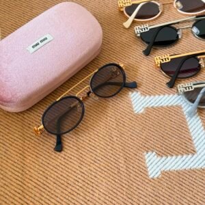 MIU MIU Sunglasses